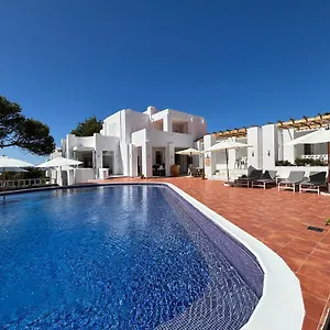 https://hotel-village.ibizaislandhotels.net
